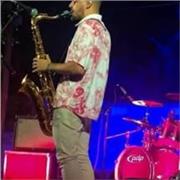 Graduado en el Conservatorio superior de granada y cursando 4 de magisterio musical, se ofrece para dar clases de saxofón, Lenguaje musical o primaria